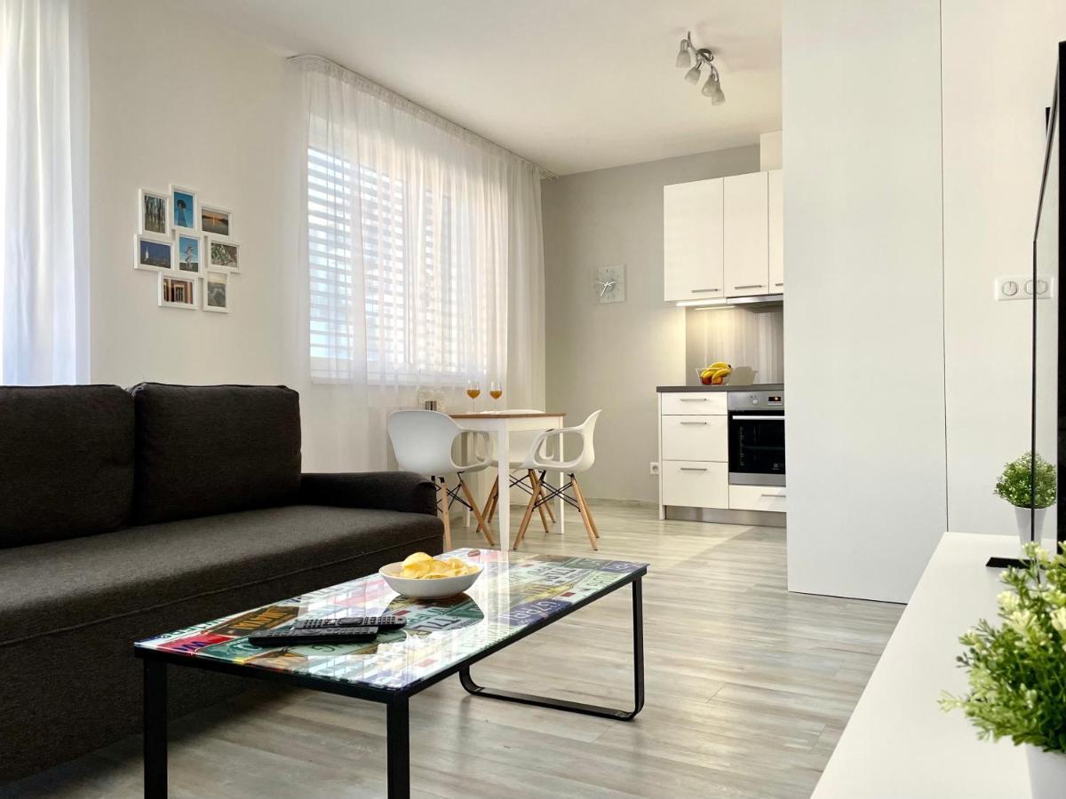 Stein Apartment Bratislava Bagian luar foto