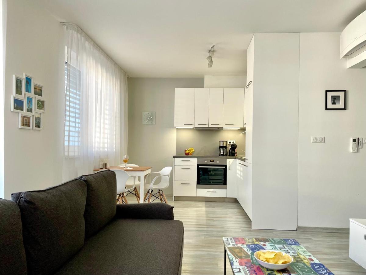 Stein Apartment Bratislava Bagian luar foto