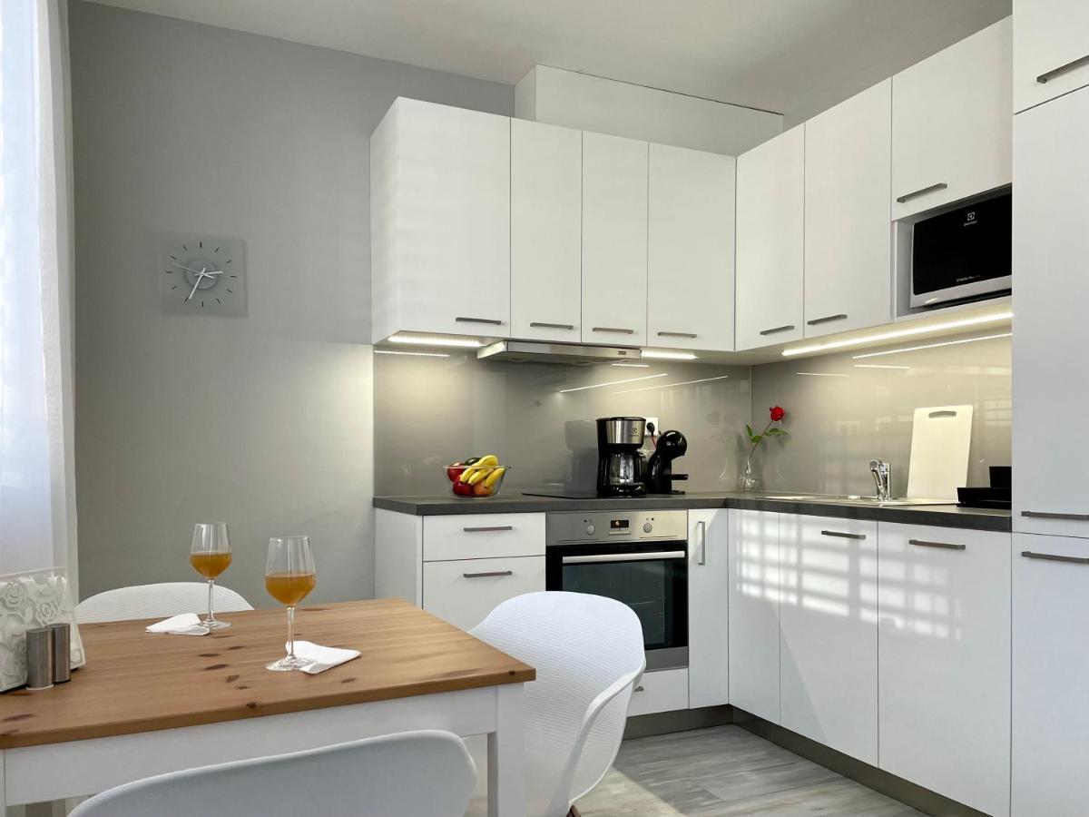 Stein Apartment Bratislava Bagian luar foto